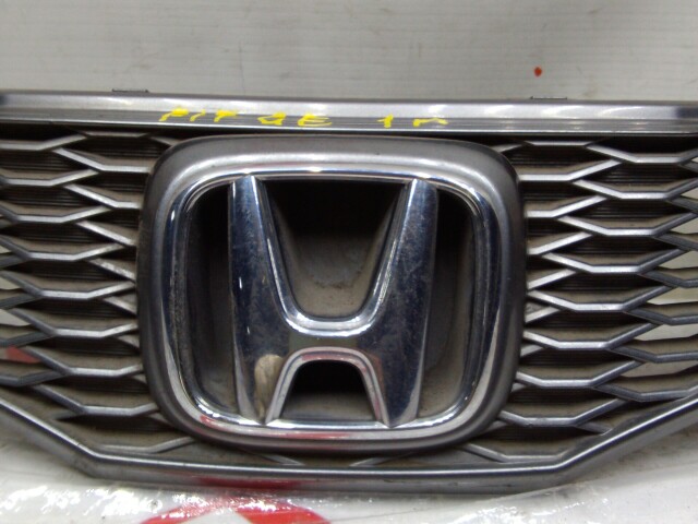 Решетка радиатора HONDA Fit 