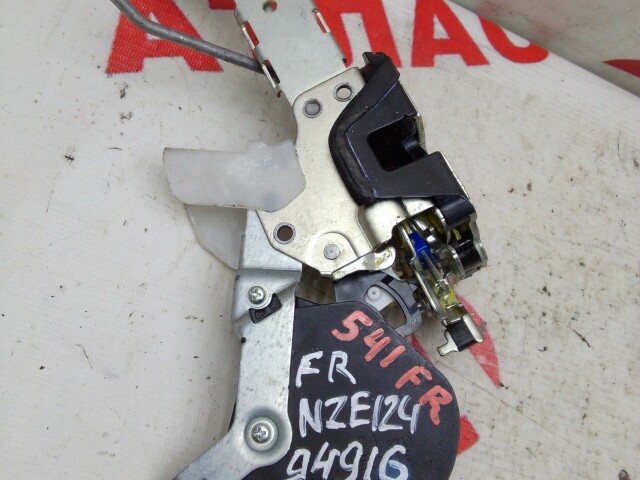 Замок двери TOYOTA Corolla 