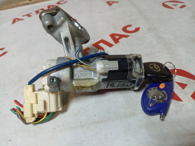 Замок зажигания TOYOTA Ist 