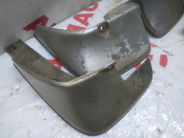 Брызговик TOYOTA Corolla 