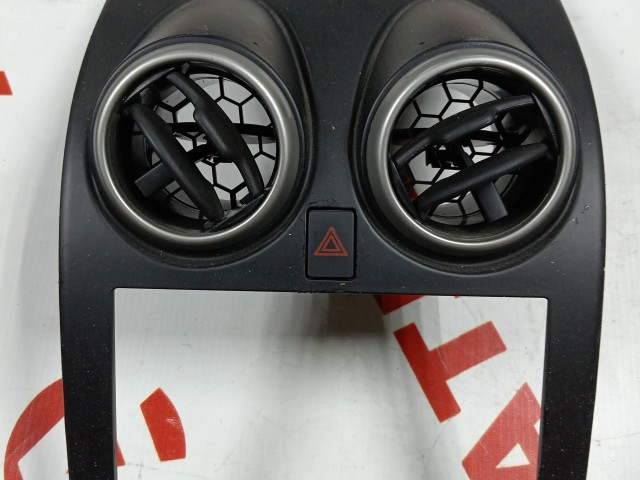 Рамка магнитолы NISSAN Dualis 