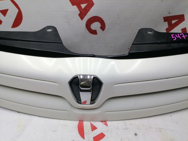 Решетка радиатора TOYOTA Ist 