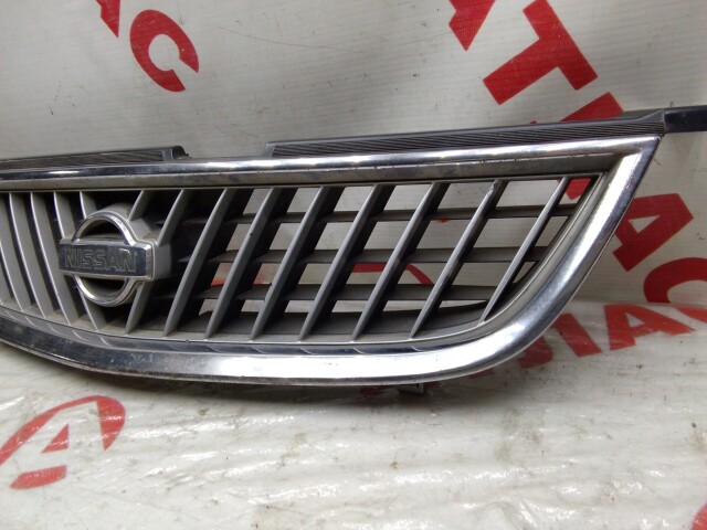 Решетка радиатора NISSAN Sunny 