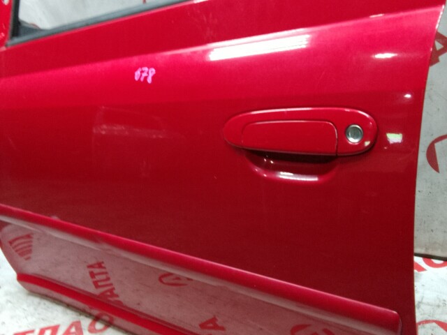 Дверь TOYOTA Vitz 
