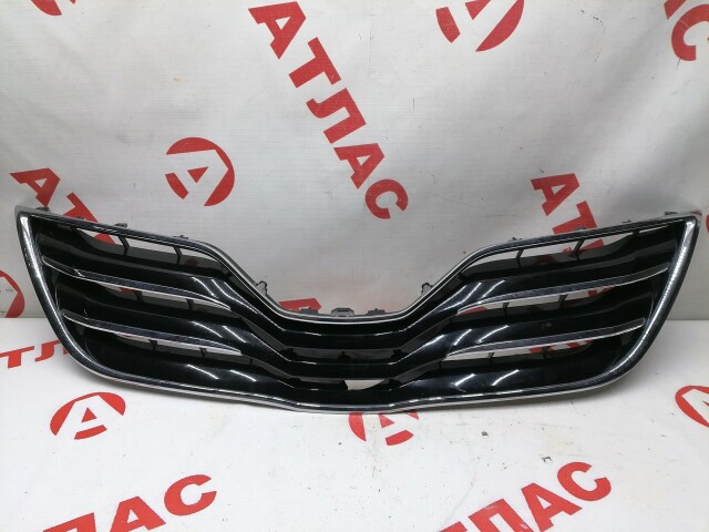 Решетка радиатора TOYOTA Camry 