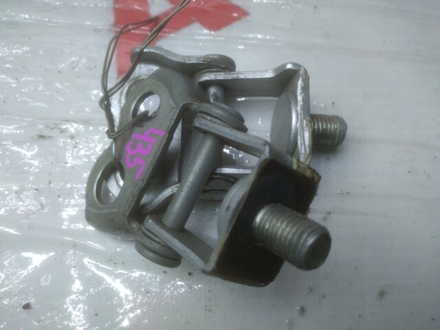 Кронштейны багажника TOYOTA Ist 