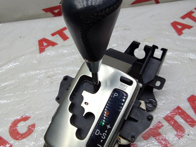 Рычаг КПП TOYOTA Avensis 