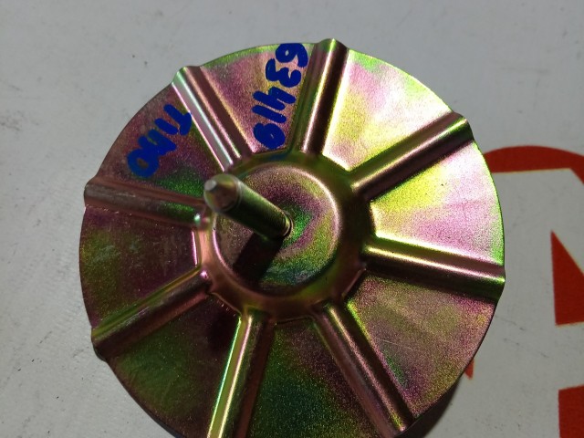 Крепление запасного колеса NISSAN Tino 