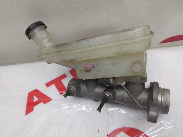 Главный тормозной цилиндр NISSAN Tiida 