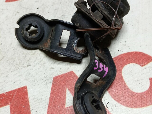 Крепление радиатора TOYOTA Corolla Fielder 