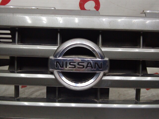 Решетка радиатора NISSAN Cube 