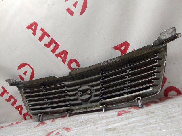 Решетка радиатора NISSAN Sunny 