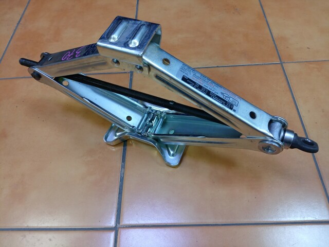 Домкрат HONDA CR-V 