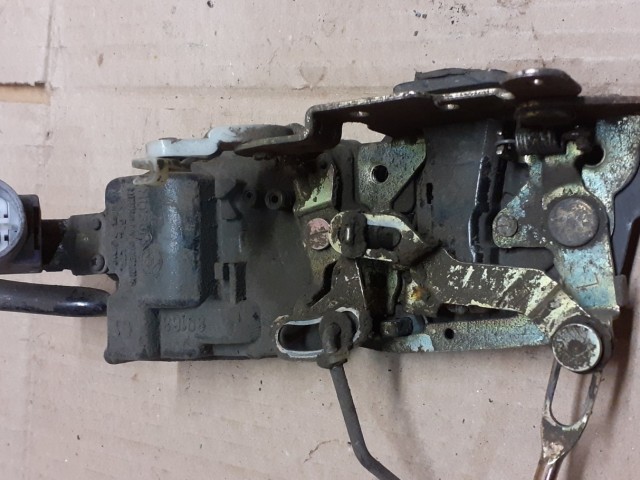 Замок двери TOYOTA Sprinter Marino 