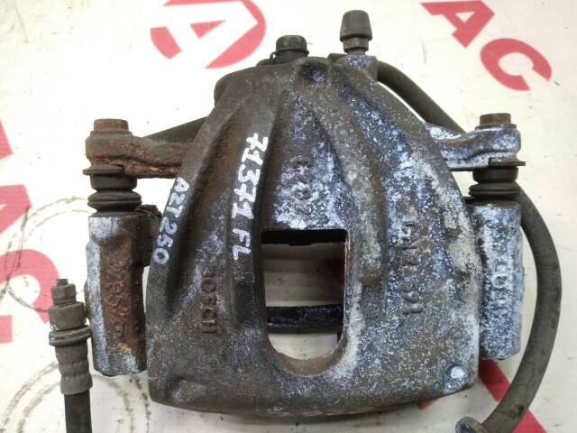 Суппорт TOYOTA Avensis 