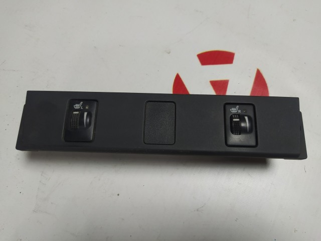 Кнопка подогрева сиденья TOYOTA Camry 