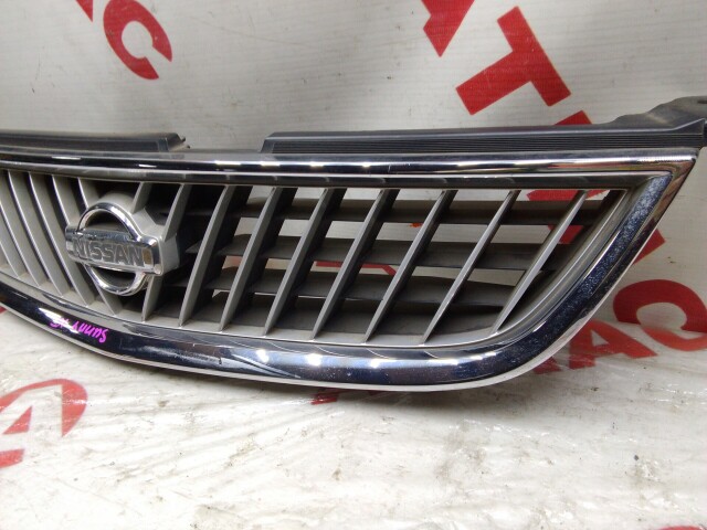 Решетка радиатора NISSAN Sunny 