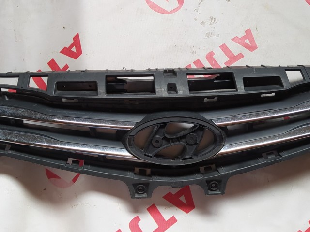 Решетка радиатора HYUNDAI Solaris 