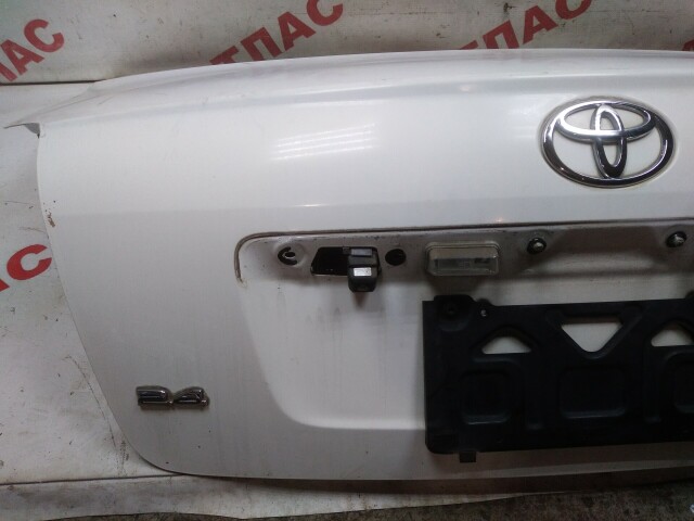 Крышка багажника TOYOTA Avensis 