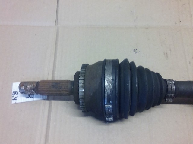 Привод короткий MITSUBISHI Chariot Grandis 